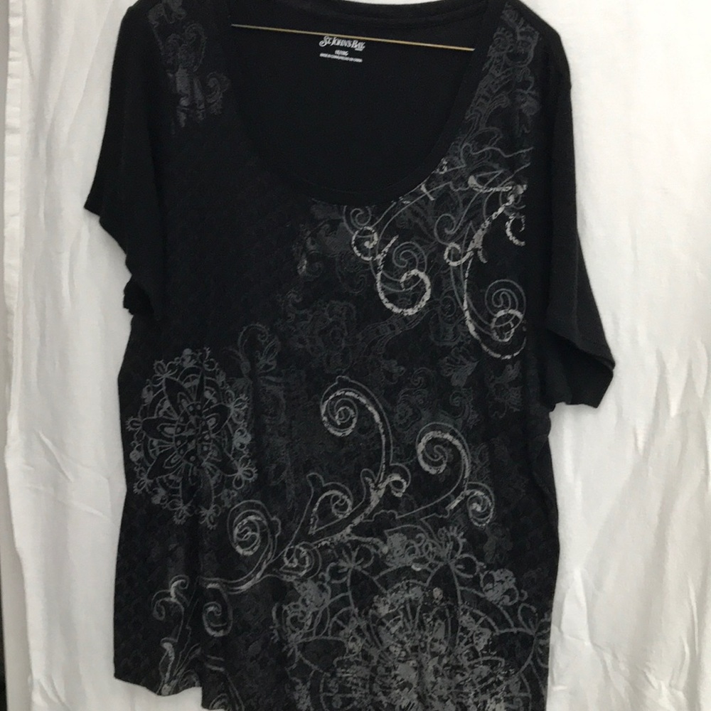 St. John’s Bay women’s tee